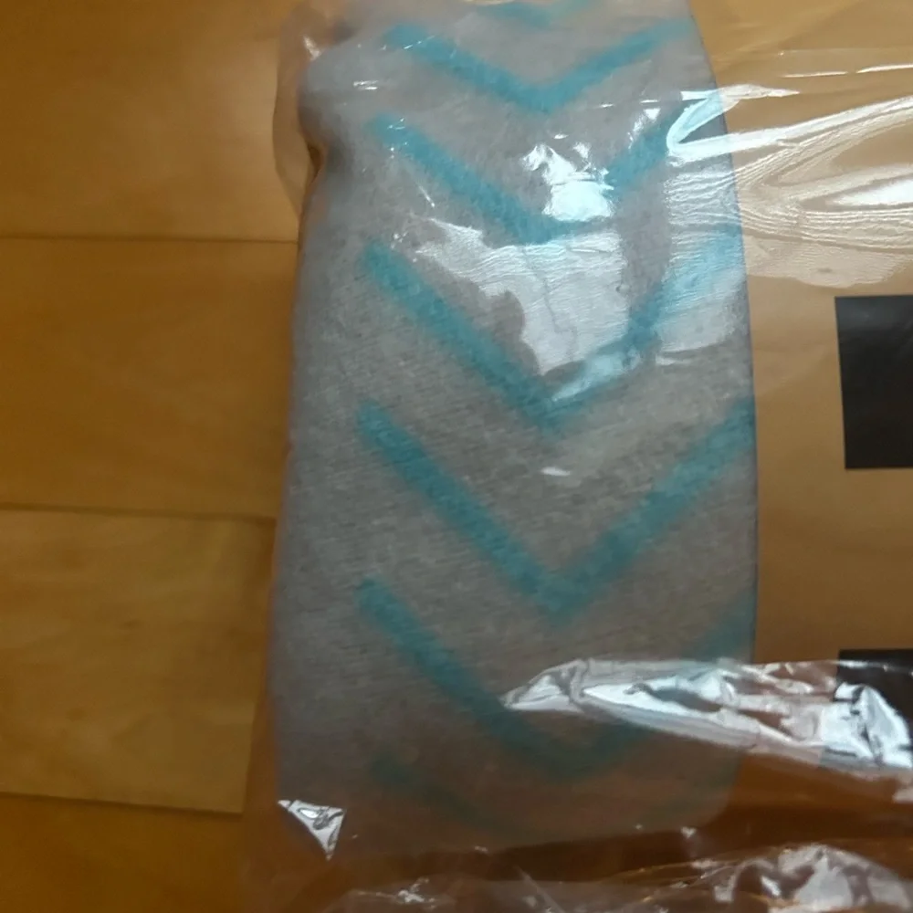 NWT TOMS Light Gray Aqua Blue Chevron Blanket 50x60 Polar Fleece Blanket NEW